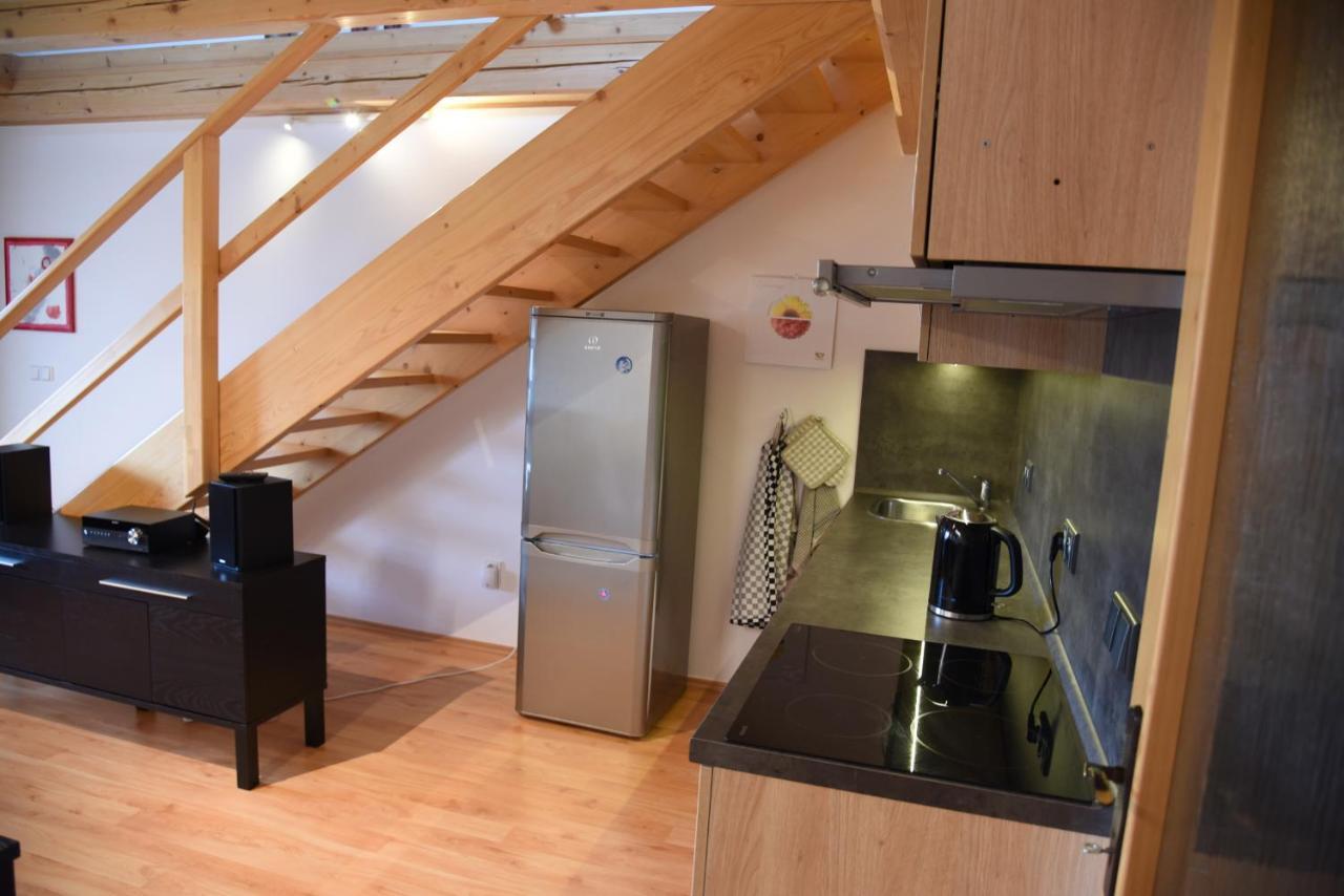 Apartman Mezi Kopci - Mid Hills Apartment Roudnice Экстерьер фото